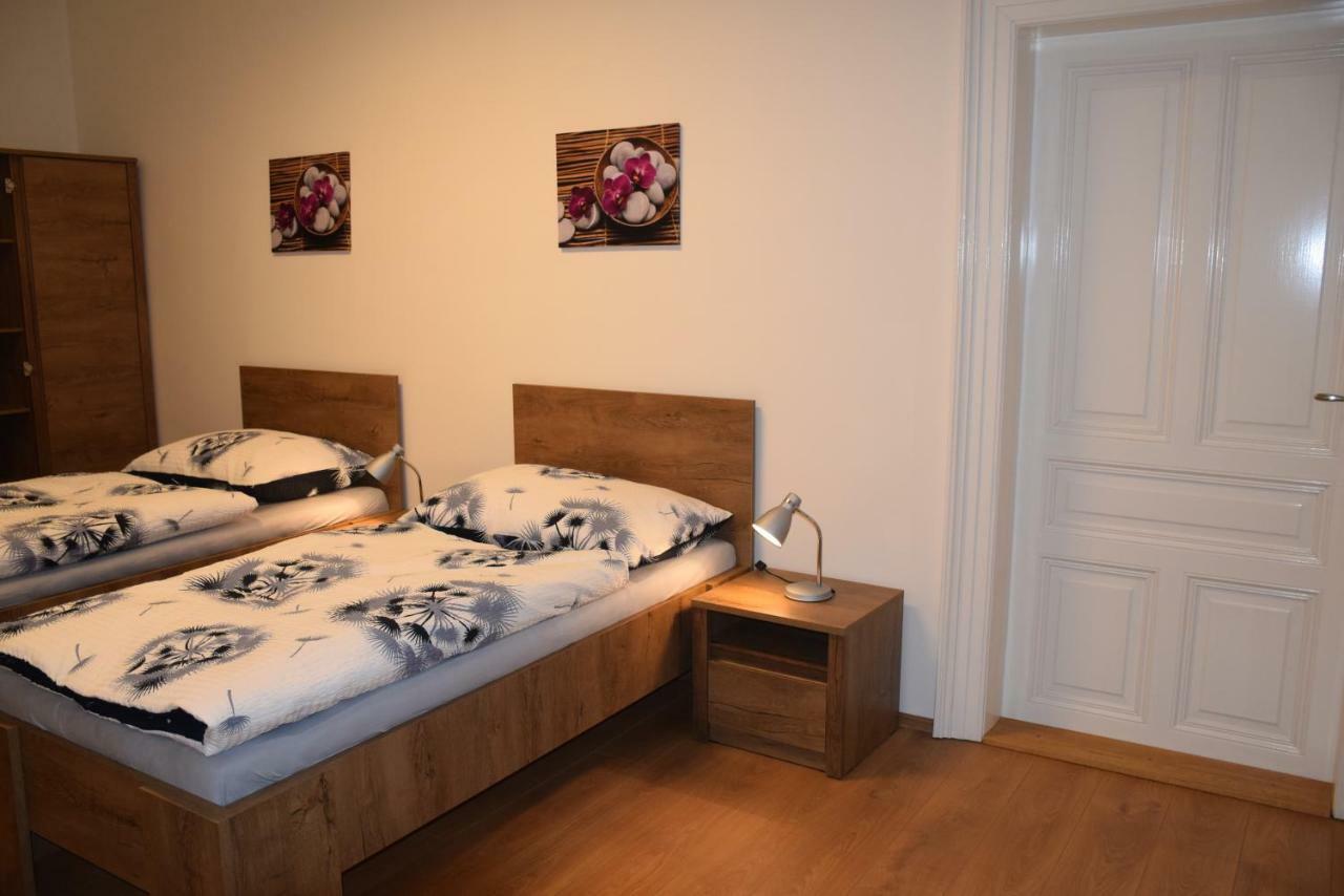 Tiva Downtown Apartments Прага Екстер'єр фото