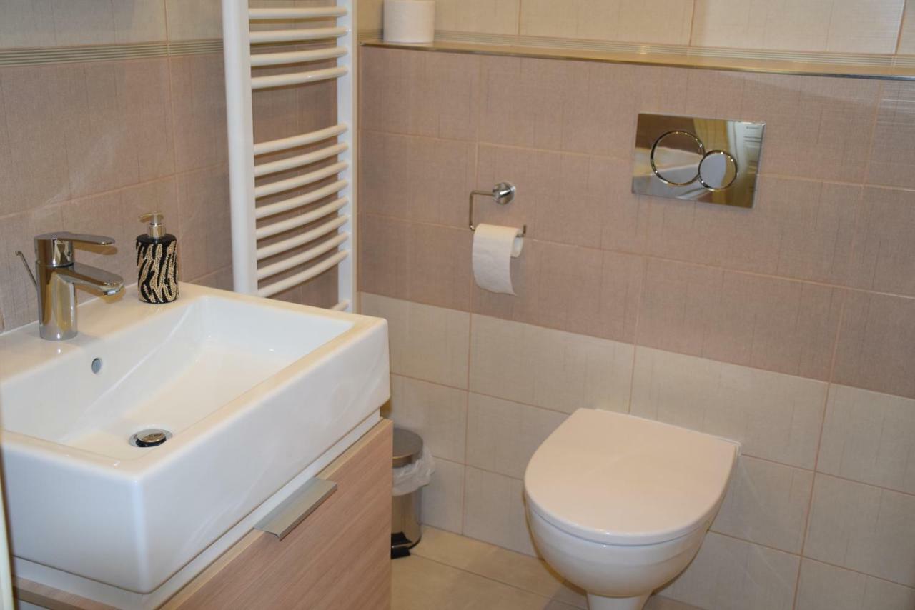 Tiva Downtown Apartments Прага Екстер'єр фото