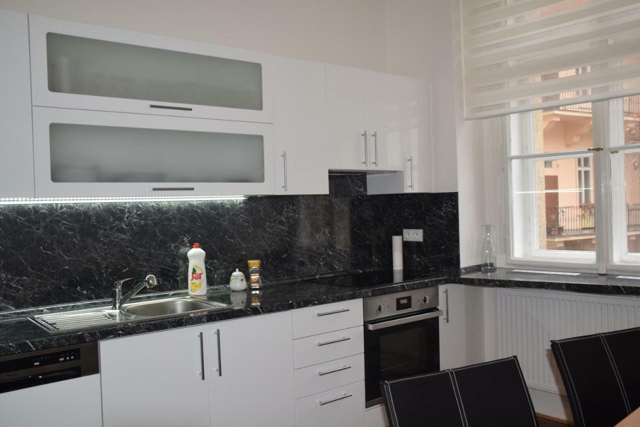 Tiva Downtown Apartments Прага Екстер'єр фото