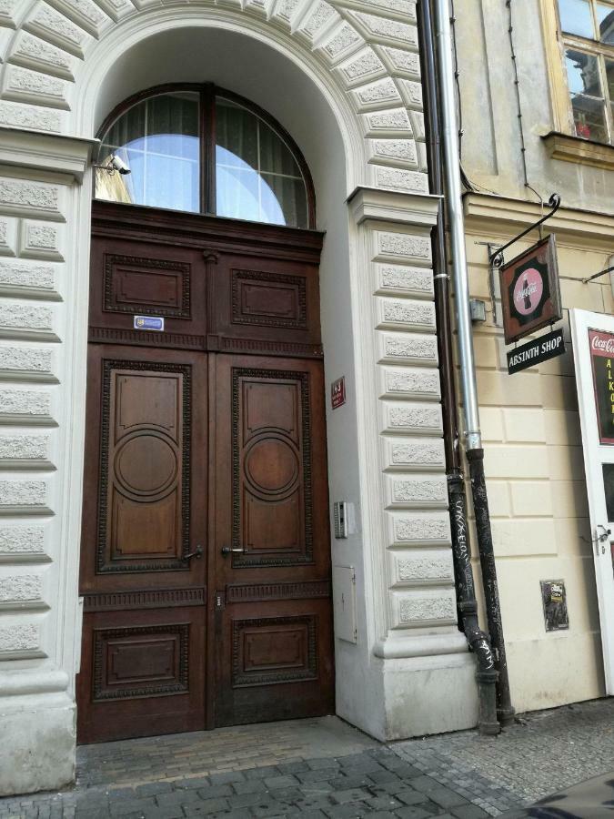 Tiva Downtown Apartments Прага Екстер'єр фото